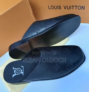 *LOUIS VUITTON* _Mules_ ~` Black Leather`