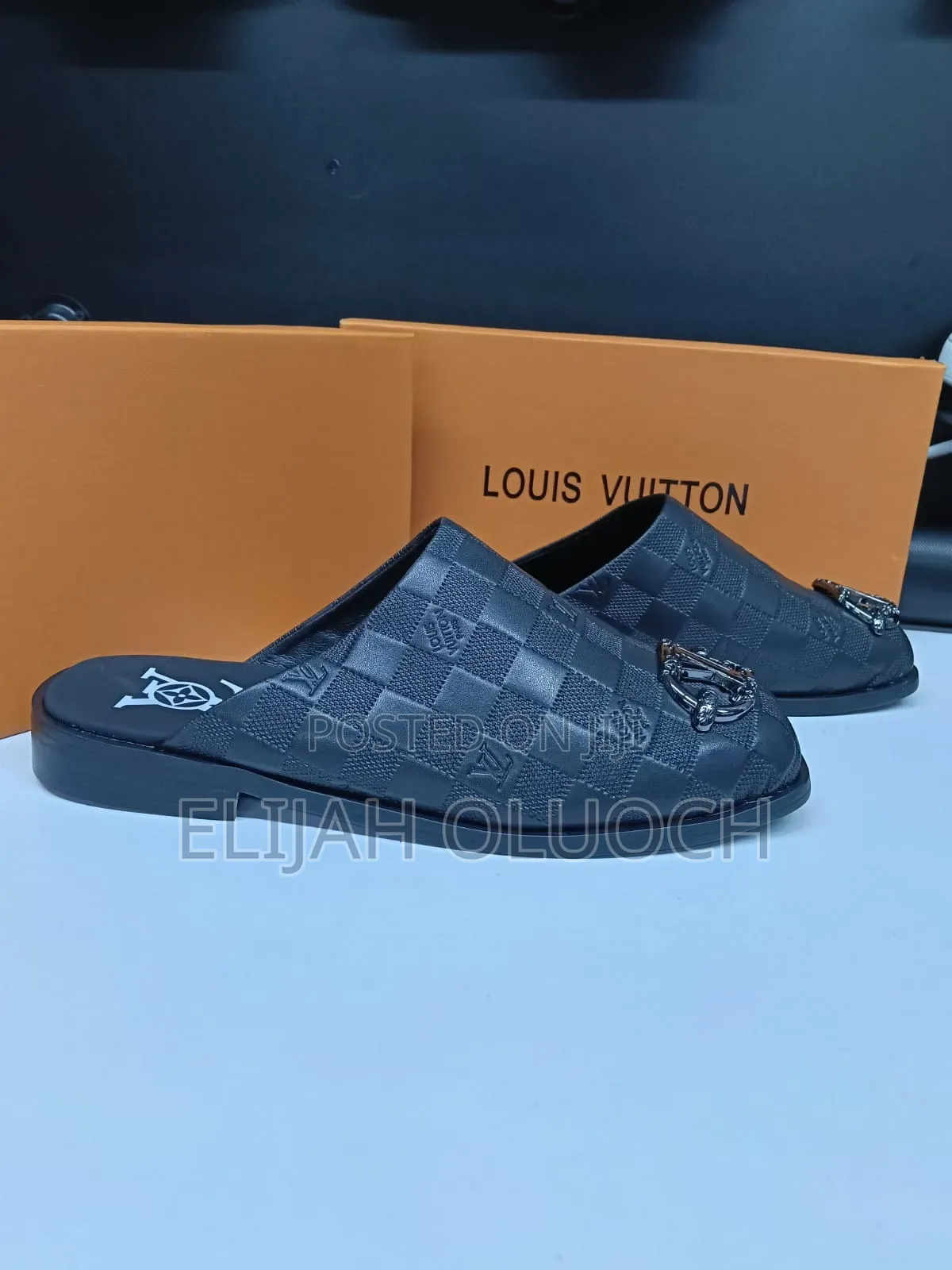 *LOUIS VUITTON* _Mules_ ~` Black Leather`