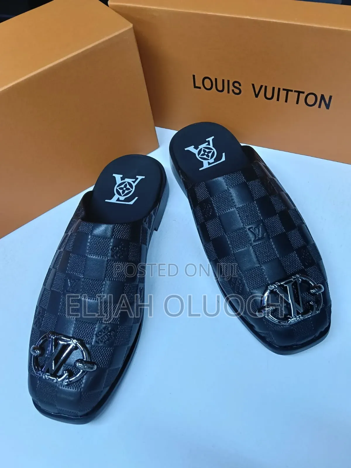 *LOUIS VUITTON* _Mules_ ~` Black Leather`