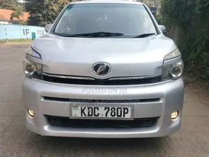 Toyota Voxy 2013 Silver
