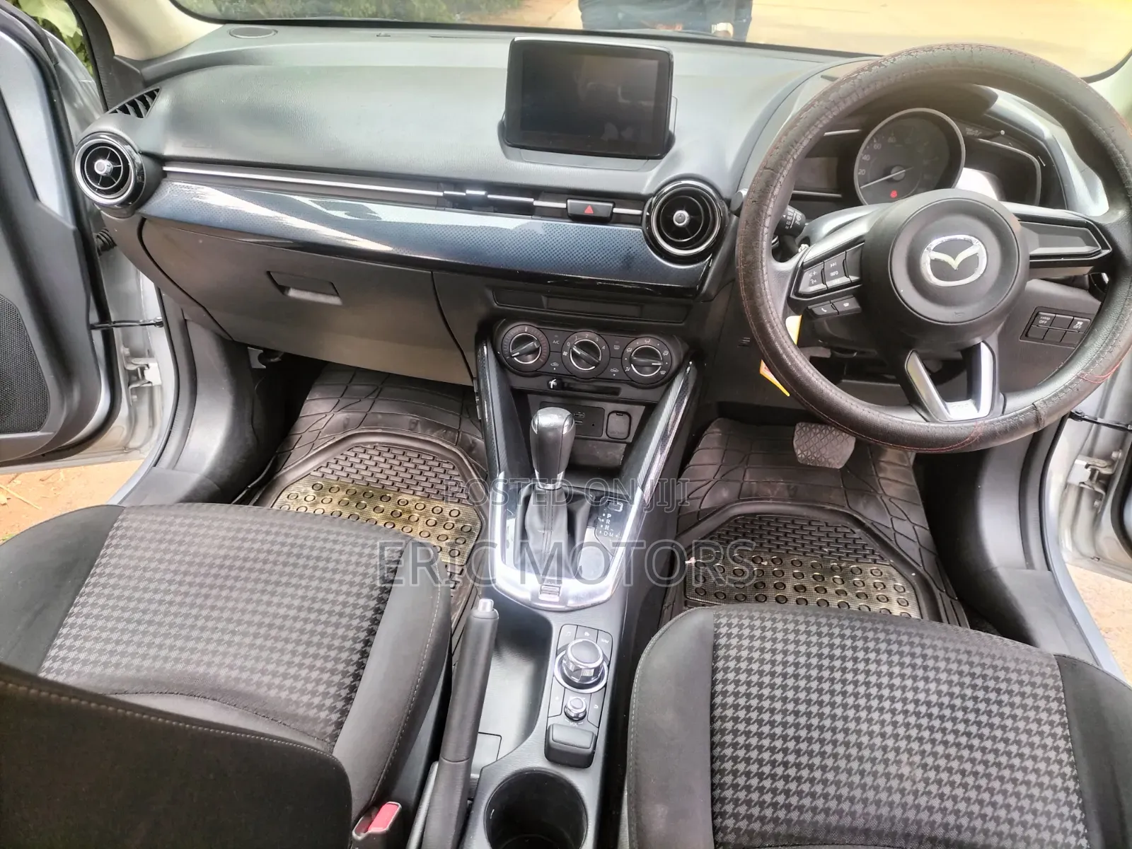Mazda Demio 2017 Silver