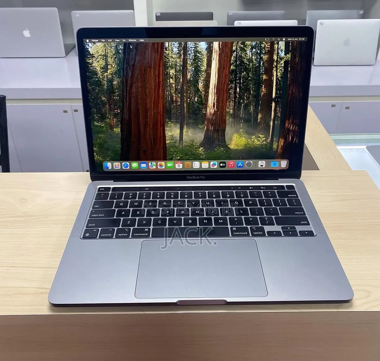 Laptop Apple MacBook Pro 2022 M2 24GB Apple M2 SSD 1T