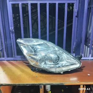 Toyota ISIS MODEL 2008 Non Xenon Headlamp, Clean Original Ex Japan