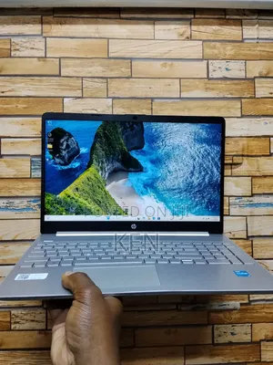 Laptop HP 250 G10 8GB Intel Core i3 SSD 256GB