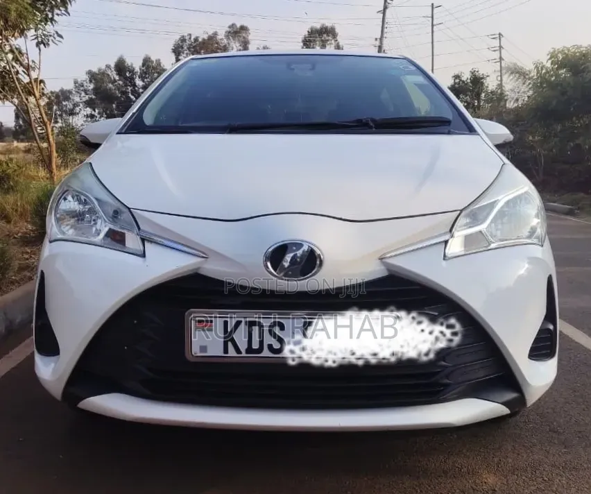 Toyota Vitz 2018 White