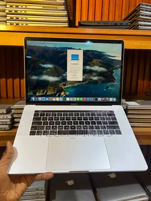 Laptop Apple MacBook Pro 2019 32GB Intel Core i7 SSD 256GB
