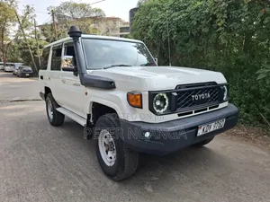 Toyota Land Cruiser 2008 White