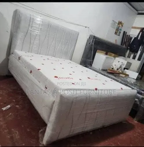 White 5 by 6 Chester Bed