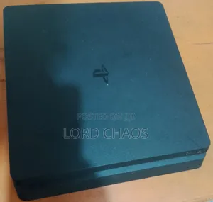 Play Station 4 Slim Version