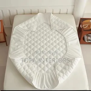 Elastic Skirt Fitted Waterproof Mattress Protectors 6x6
