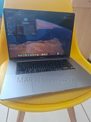 New Laptop Apple MacBook Pro 16GB Intel Core i9 SSD 512GB