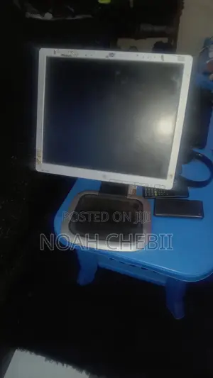 Desktop Computer HP ProOne 600 G3 1GB Intel Core i3 SSHD+SSD 140GB