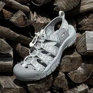 Brand New Keen Newport