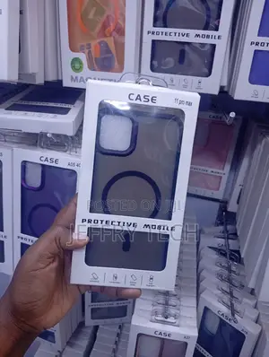 iPhone 11 Pro Max Protective Mobile Frosted Translucent MagSafe Case