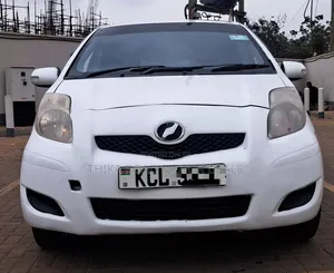 Toyota Vitz 2010 White