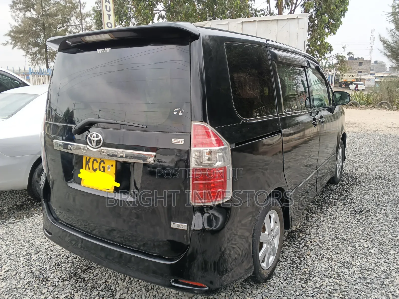 Toyota Noah 2010 Black
