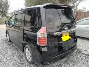 Toyota Noah 2010 Black