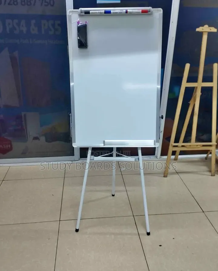 Easy-to-Carry Flipchart Stand for on-the-Go Presenters