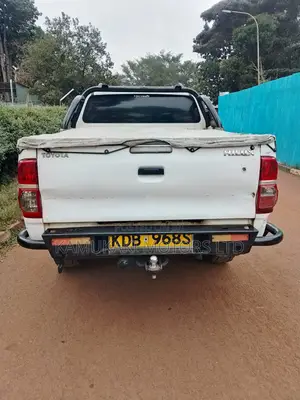 Toyota Hilux 3.0 D-4D 4x4 2013 White
