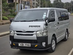 Toyota HiAce 2015 Silver