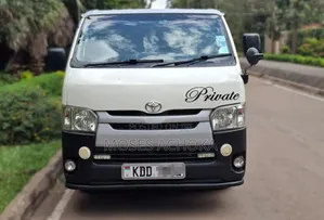 Toyota HiAce 2014 White