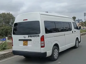 Toyota HiAce 2017 White
