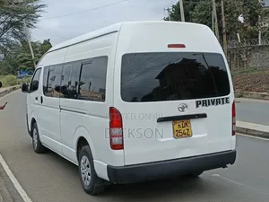 Toyota HiAce 2017 White