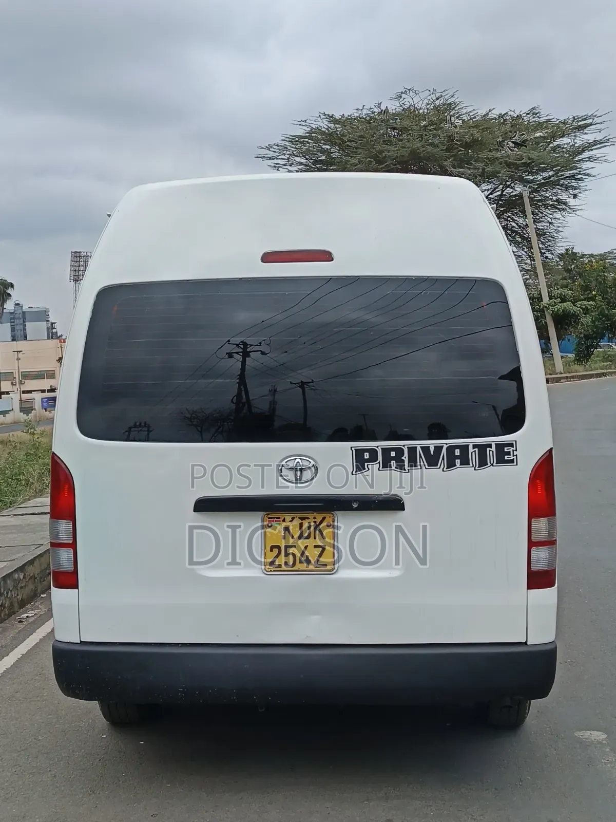 Toyota HiAce 2017 White