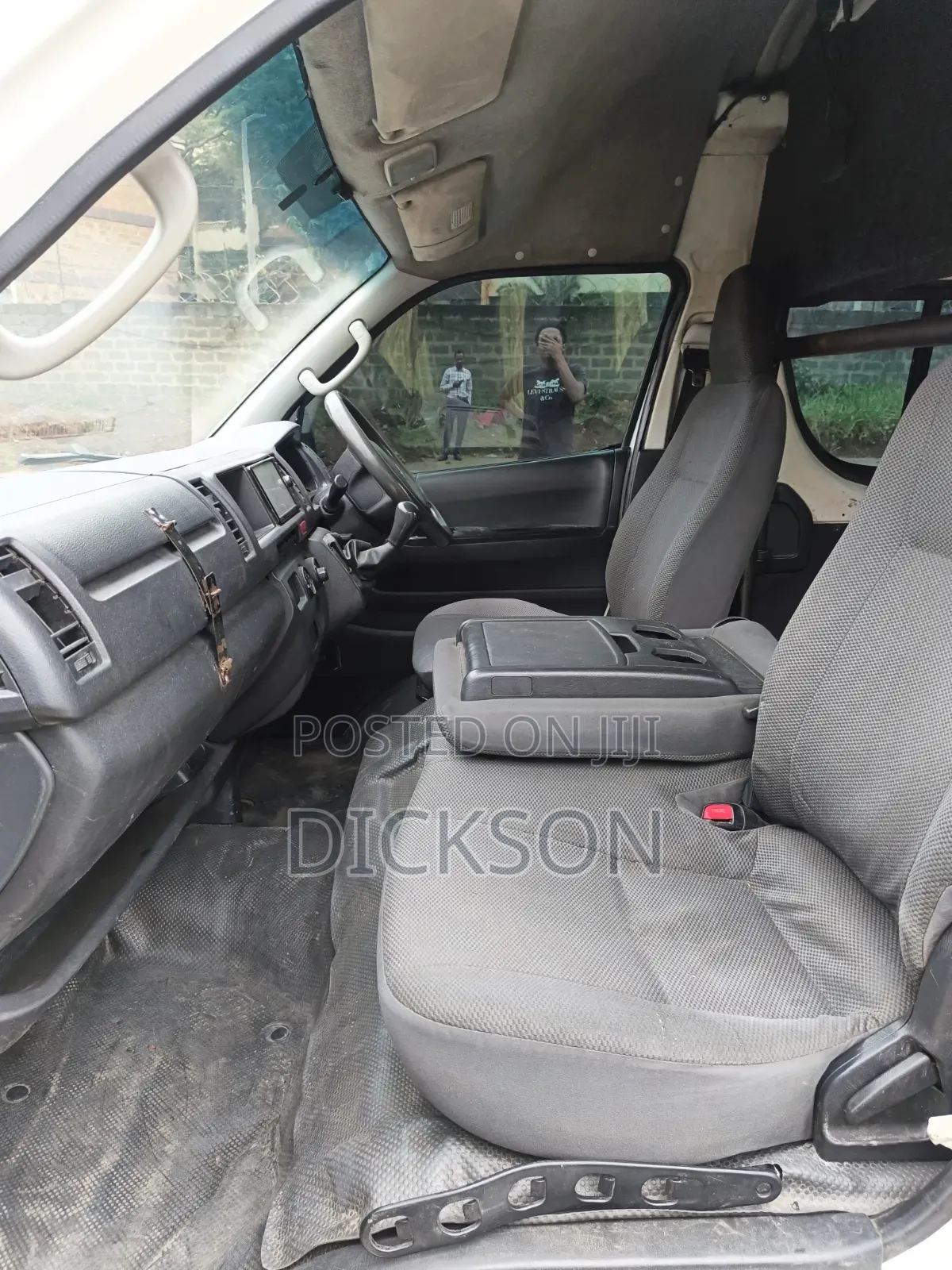 Toyota HiAce 2017 White