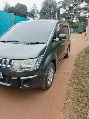 Mitsubishi Delica 2015 Gray