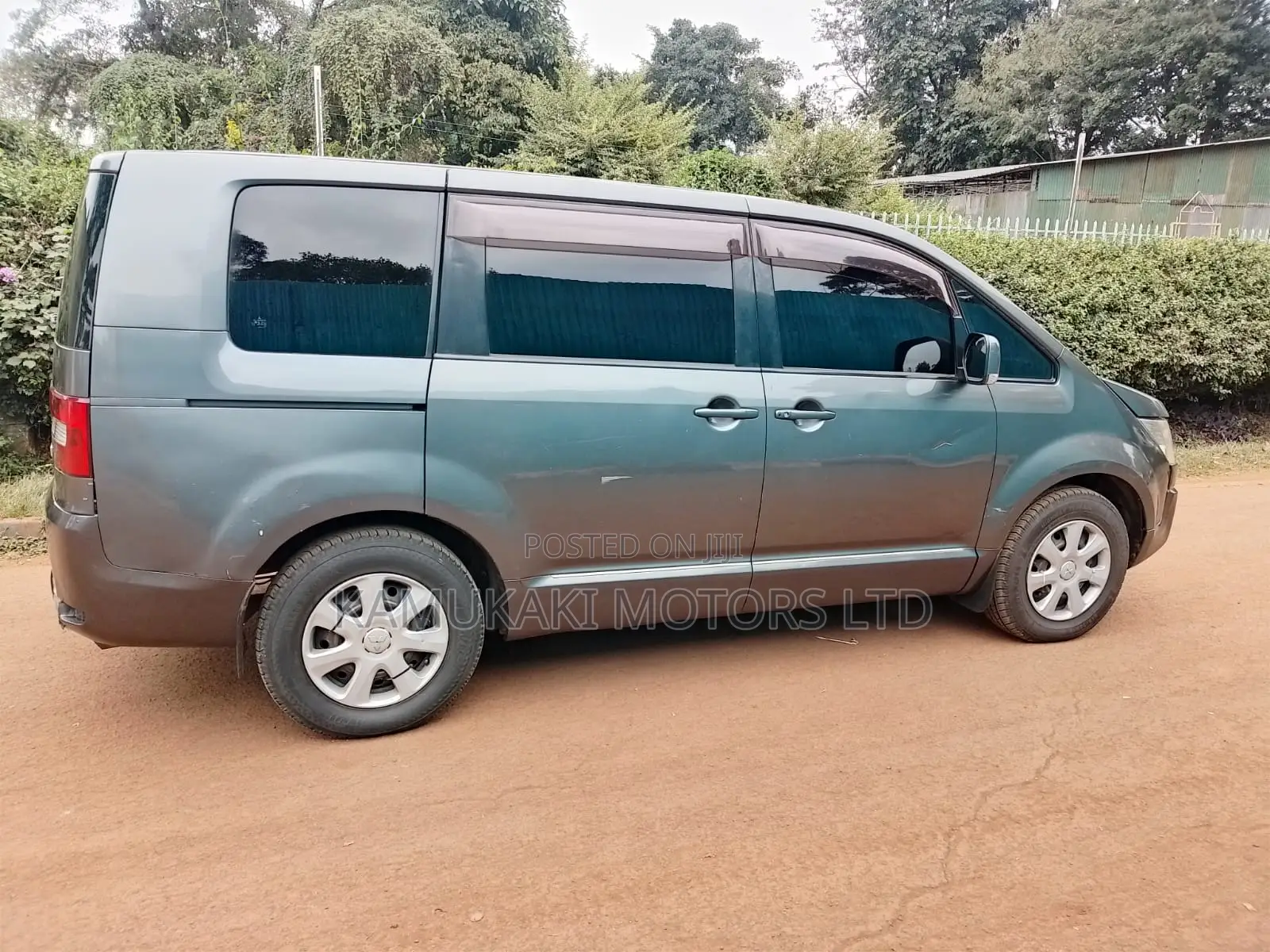 Mitsubishi Delica 2015 Gray