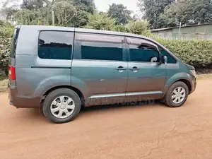 Mitsubishi Delica 2015 Gray