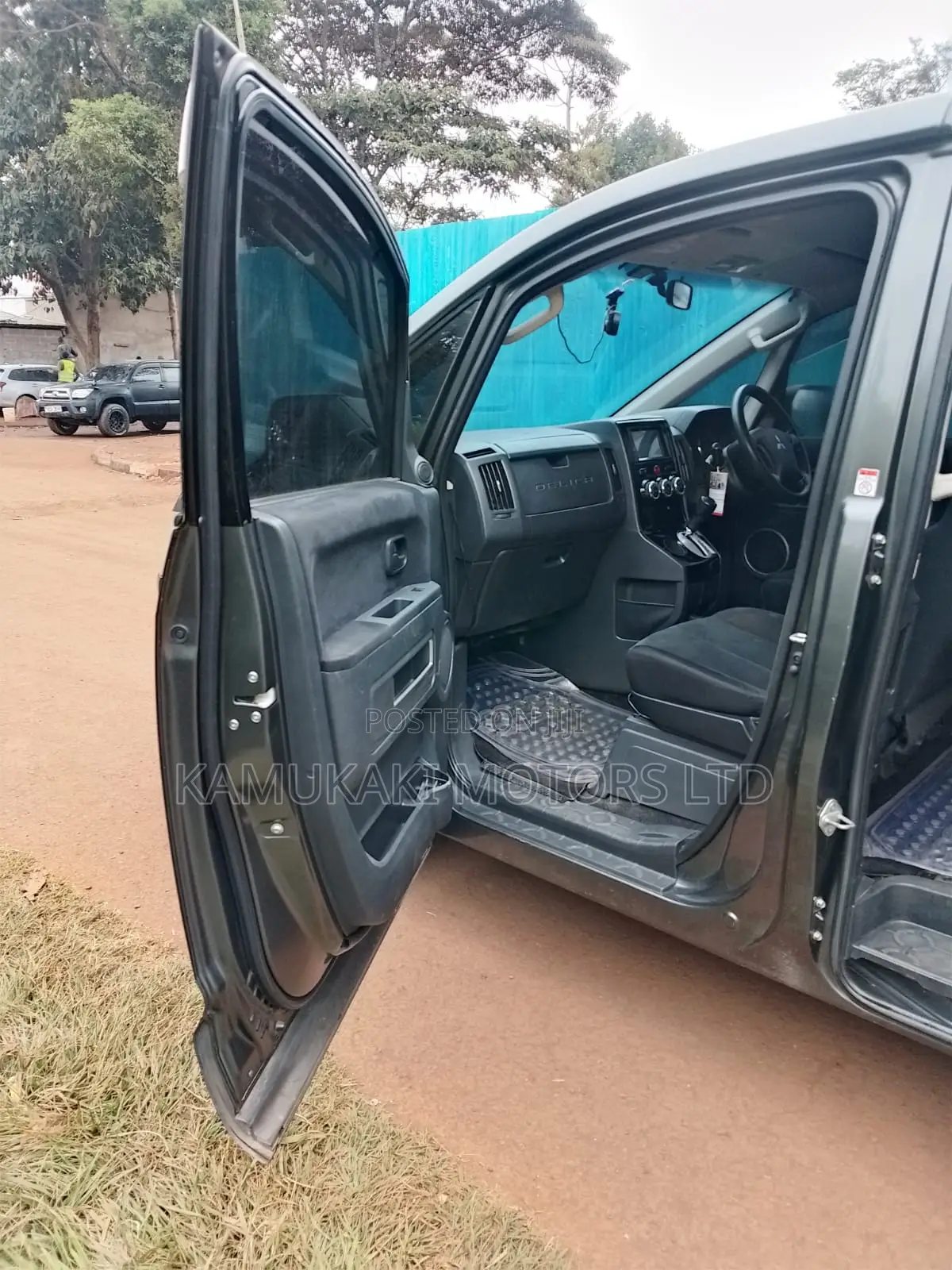 Mitsubishi Delica 2015 Gray