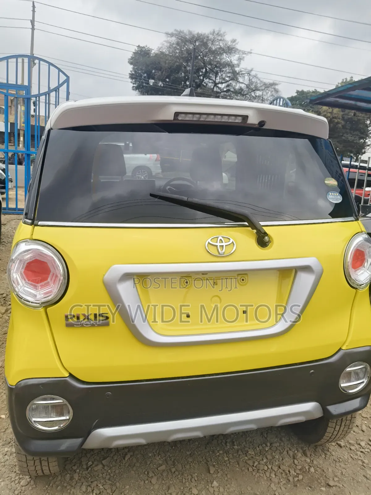 Toyota Pixis 2019 Yellow