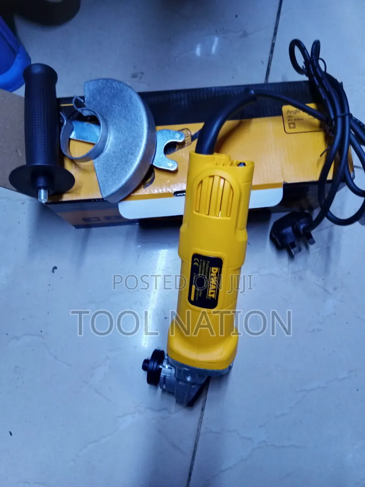 DeWalt Angle Grinder Machine
