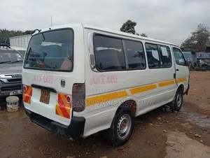 Toyota HiAce 1999 White
