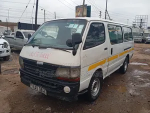 Toyota HiAce 1999 White