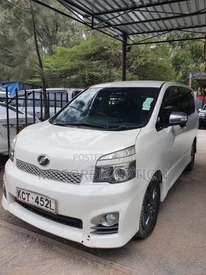 Toyota Voxy 2012 White