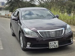 Toyota Crown 2010 Purple