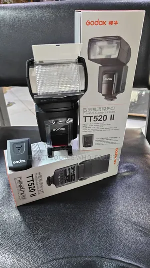 DSLR Flash Godox TT520