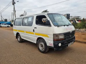 Toyota HiAce 2000 White