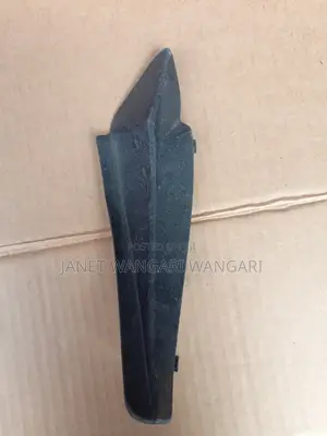 Windscreen Finisher/ Mirror Rubber Axela