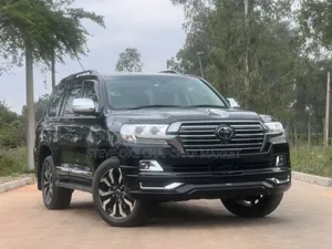 Toyota Land Cruiser 4.6 V8 ZX 2017 Black