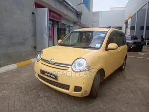 Toyota Sienta 2015 Yellow