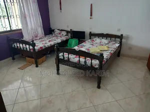 Single Beds With Matress and Pillow