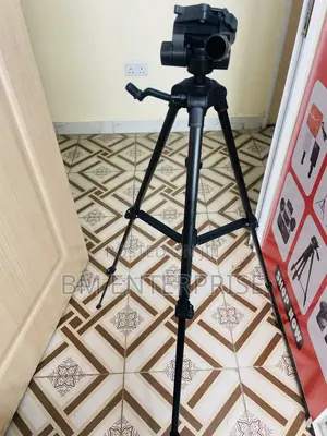 T-3520 Camera/Camcorder Tripod
