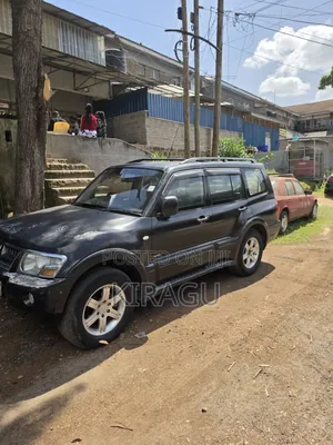 Mitsubishi Pajero Sport 2004 Black