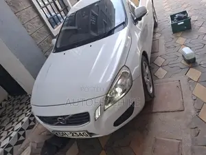 Volvo V60 2015 White
