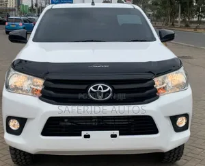 Toyota Hilux 2019 White