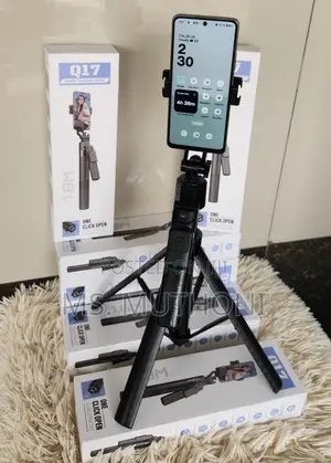 Q17 Smart Tracking Tripod, a 1.8-Meter Extendable Device